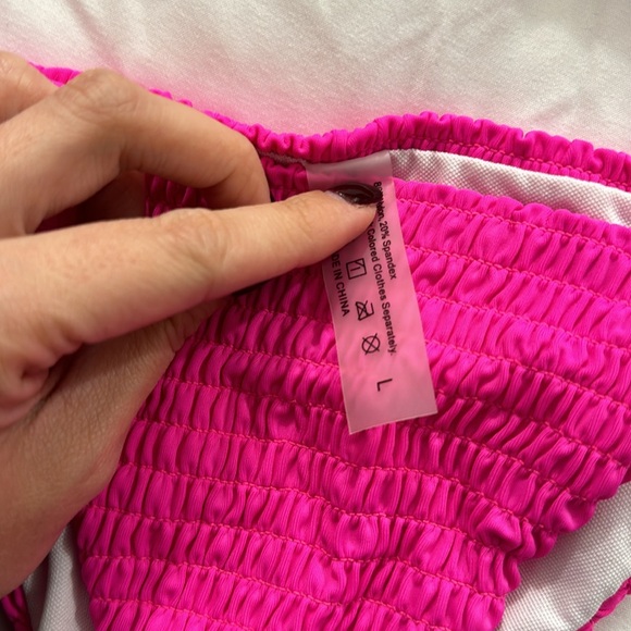 Bikini - Picture 2 of 2